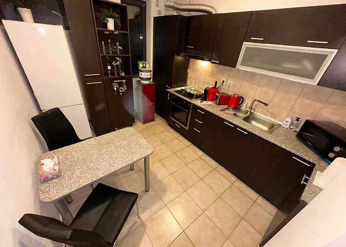 Centru Unirii Luxury Vip Apartment: Spacious 2-room With Heated Parking *