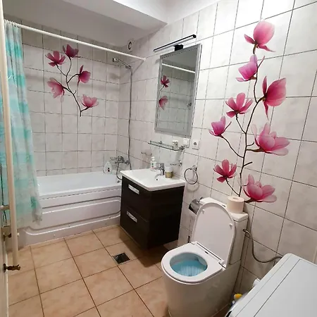 Centru Unirii Luxury Vip Apartment: Spacious 2-room With Heated Parking *