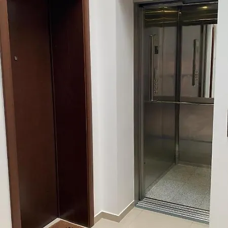 Appartamento Centru Unirii Luxury Vip Apartament 2 98 Mp ! Parcare Subterana Privata Incalzita Iarna Si Climatizata Vara Doar Cu Rezervare In Limita Locurilor Disponibile ! Proprietate In Regim Hoteliep - Nu Are Bucatarie !