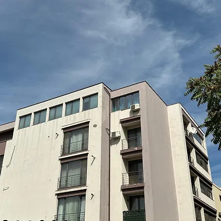 Centru Unirii Luxury Vip Apartament 2 98 Mp ! Parcare Subterana Privata Incalzita Iarna Si Climatizata Vara Doar Cu Rezervare In Limita Locurilor Disponibile ! Proprietate In Regim Hoteliep - Nu Are Bucatarie ! * Bucarest